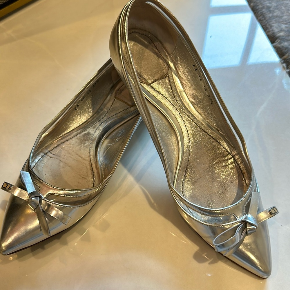 DIOR SILVER FLAT SIZE 37.5 WITH BOW